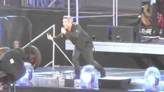 Robbie Williams - Come Undone - Progress Live - Hampden Park - 23-Jun-2011