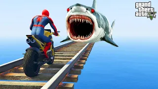 سبايدرمان يتحدى سمكة القرش - GTA 5 - SPIDERMAN Over Drive a Shark railway
