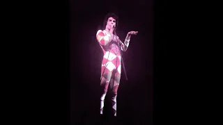 Queen - Bohemian Rhapsody live at Earls Court 1st night 1977 (acapella)