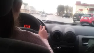 урок вождения автомобиля в Миорах перед задачей экзамена