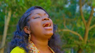 MOYANOLI Dorcas Mampouya x Femme Thamar (Clip officiel)