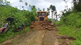 D6r XL Bulldozer Operator Expanding Plantation Roads in Extreme and Muddy Areas, FULL VERSION