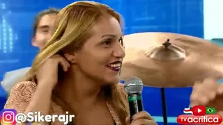 Cantora que matou a música de Bon Jovi ataca novamente no programa do Sikêra e tem final incrível.