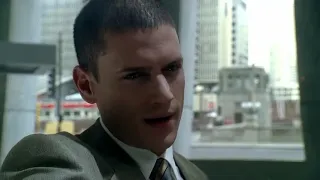 Prison Break: Michael Scofield robs a bank and gets caught