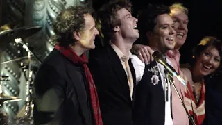 Rufus Wainwright & Family - Everybody knows (Leonard Cohen) - House of Rufus, London 2011