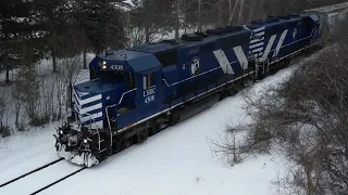 LSRC 4308 and LSRC 4307 lead Train 327N into Alpena Michigan