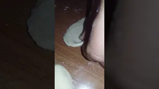 Мужик делает пирожки смешное видео