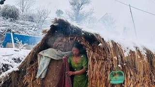 Very Hardworking Snowfall Day | Nepal🇳🇵| Heavy Snow & Very Relaxing | Primitive Rural Village |