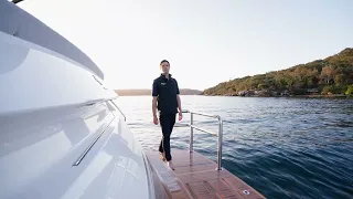 Riviera 5400 Sport Yacht Platinum Edition  : 2023 model Walk through