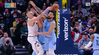 You Wouldn't Guess Who Jokic Passed To 🤯