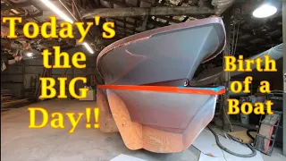 EP-5 WE ARE BUILDING A NEW BOAT! HOW TO SEPERATE A FIBERGLASS BOAT HULL FROM THE MOLD