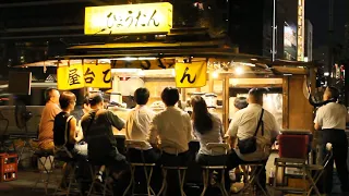 A Japanese food stall where you can eat steak, grilled fish, and tempura with a lovely proprietress.