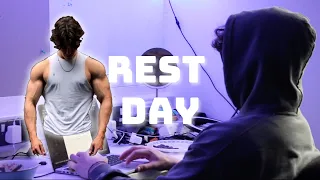 Rest day in the life of a student fitness influencer.