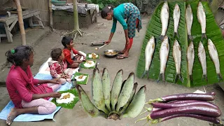 how Santali tribe girl cook SMALL FISH with RAW BANANA & BRINJAL recipe | small fish cooking curry