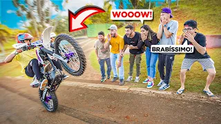 DEIXEI MEUS AMIGOS FAZER GRAU COM MINHA MOTO NOVA