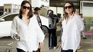 Kareena Kapoor Khan Spotted At Mumbai Airport
