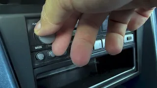 1987 Toyota corolla coupe || Ae86 | AC and Radio check.