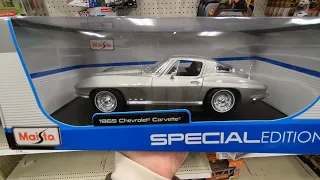 MAISTO SPECIAL EDITION 1965 CHEVROLET CORVETTE 1/24 DIECAST MODEL CAR CLOSE UP LOOK