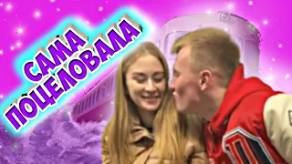 СЛУЧАЙ В МЕТРО / Сама поцеловала 💋