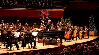 Bramwell Tovey Conducts The Glorious Sound of Christmas