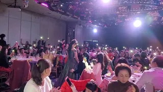 婚禮唱歌進場，人海中遇見你 超正新娘歌聲超好聽（聖誕囍宴party現場版）