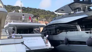 Azimut Grande 27 Metri docking in a tight squeeze in Bonifacio