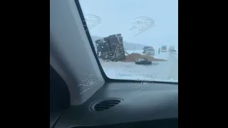 На трассе Цивильск-Ульяновск перевернулся грузовик