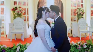 HOT WEDDING KISS NO SENSOR! LIVE FROM CHINESE WEDDING SARAH IN MALL BALEKOTA BY SESCO PHOTOGRAPHY