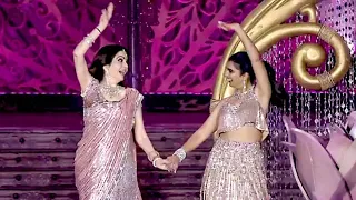 Isha Ambani Dance With Mother Nita Ambani In Anant Radhika's Pre Wedding !