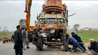 Axle and wheel broken due to most dangerous truck road accident