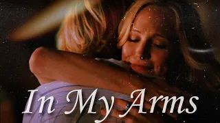 Caroline and Liz {In my arms}