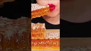 ASMR RAW HONEYCOMB HONEY JELLY 벌집꿀 꿀젤리 ハニーゼリー ハニカム EATING Part 1 #shorts