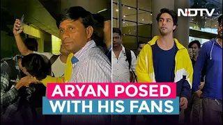 After Clicking Selfies With Aryan Khan, A Fan Kisses His Hand