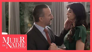 Lucía no se deja besar por Rafael | Mujer de nadie 4/5 | C-39