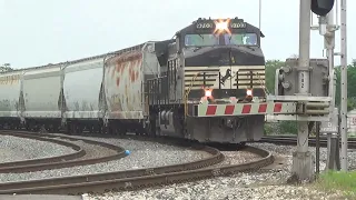 NS Solo engine leads manifest up carr street connector by yellow over yellow signal