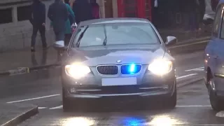 Unmarked London Police car responding - CLASSIC siren!