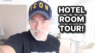 HOTEL ROOM TOUR!