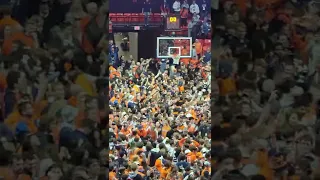 Last seconds of Illinois Basketball game vs Iowa