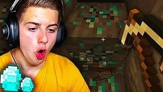 JE TROUVE MES PREMIERS DIAMANTS !!! (On découvre Minecraft !)