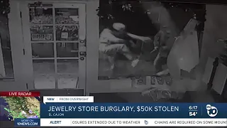 El Cajon jewelry store burglary caught on camera