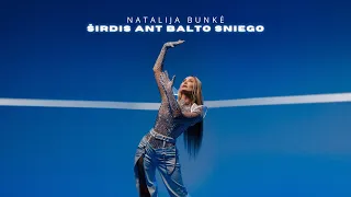 Širdis Ant Balto Sniego 2023