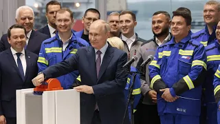 Путин посетил первый в мире завод по серийному производству СПГ-линий в Мурманске