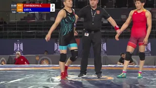 Айсулуу Тыныбекова завоевала золото турнира по борьбе в Египте