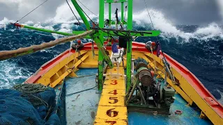 Miris Sekali!! Nasib Nelayan Saat Terjebak Badai Di Tengah Laut - Cupliz Ahmad