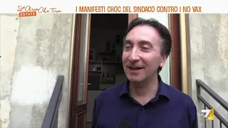 I manifesti choc del sindaco contro i No Vax