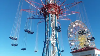 The Texas Star Flyer breaks down at pleasure pier