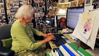 96 Year Old Newspaper Editor (Texas Country Reporter)