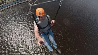 Застрял на троллее над водой (видео 360°)