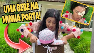 DEIXARAM UMA BEBÊ NA MINHA PORTA! 😱😱 *novelinha*