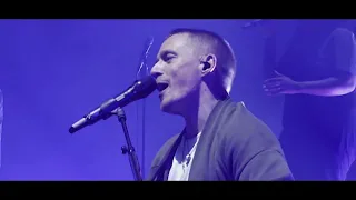 Dermot Kennedy -  Something to Someone (Live from Malahide Castle, Dublin)